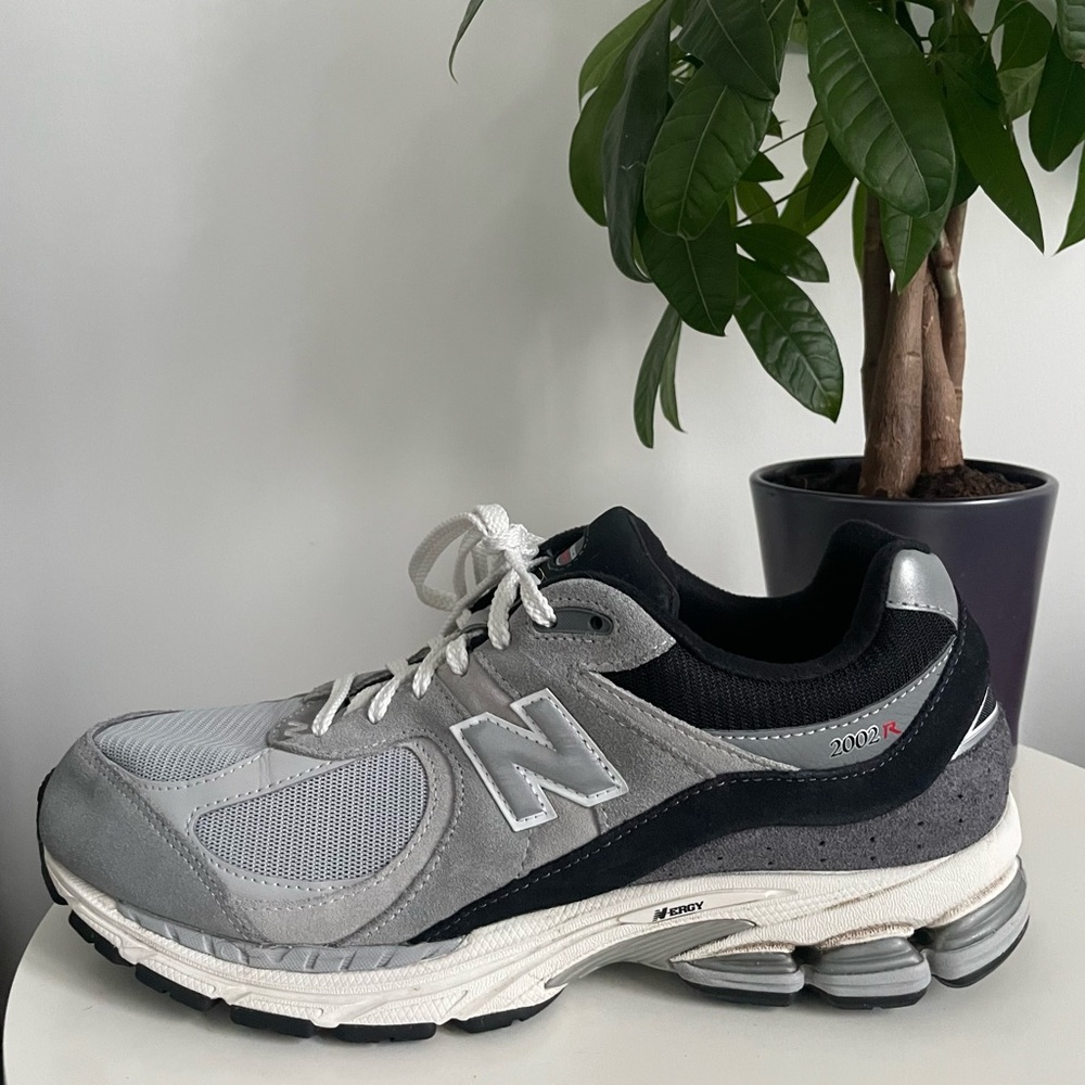 Men Size 11.5 New Balance 2002R
Slate Grey Raincloud Shoes
